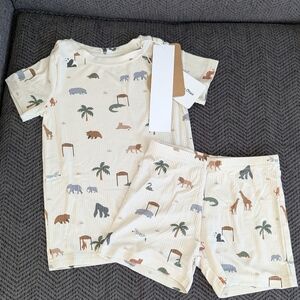 NWT Brave Little Ones Zoo Day 2T Pajamas  Short Sleeve Shorts